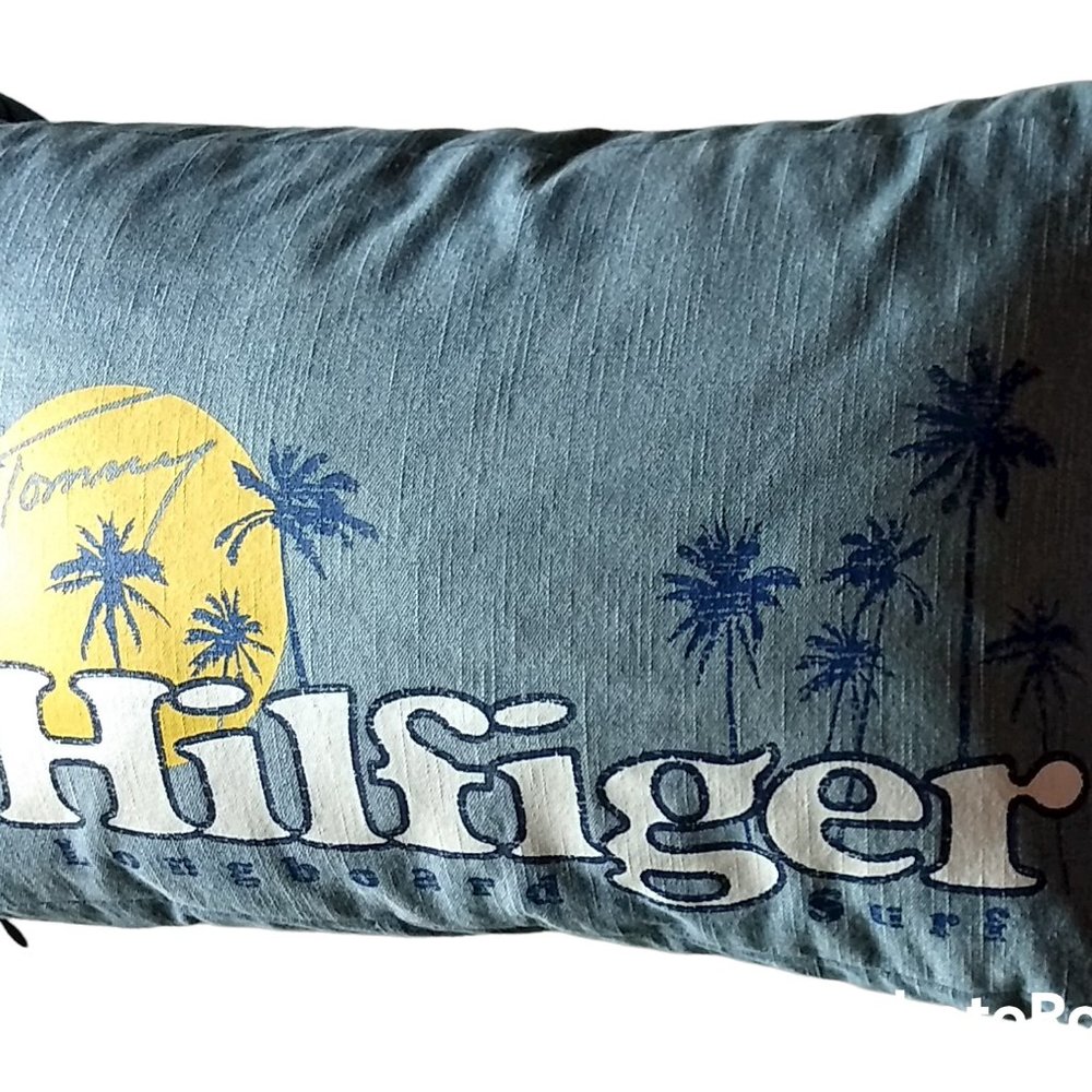 RESERVED FOR @juliamisto - 2 Vintage Tommy Hilfiger Accent Throw Pillows - Picture 2 of 7